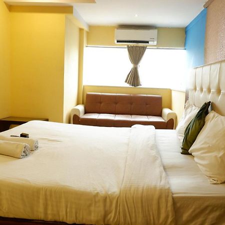 Hotel Artusinn Midc Andheri East ムンバイ エクステリア 写真
