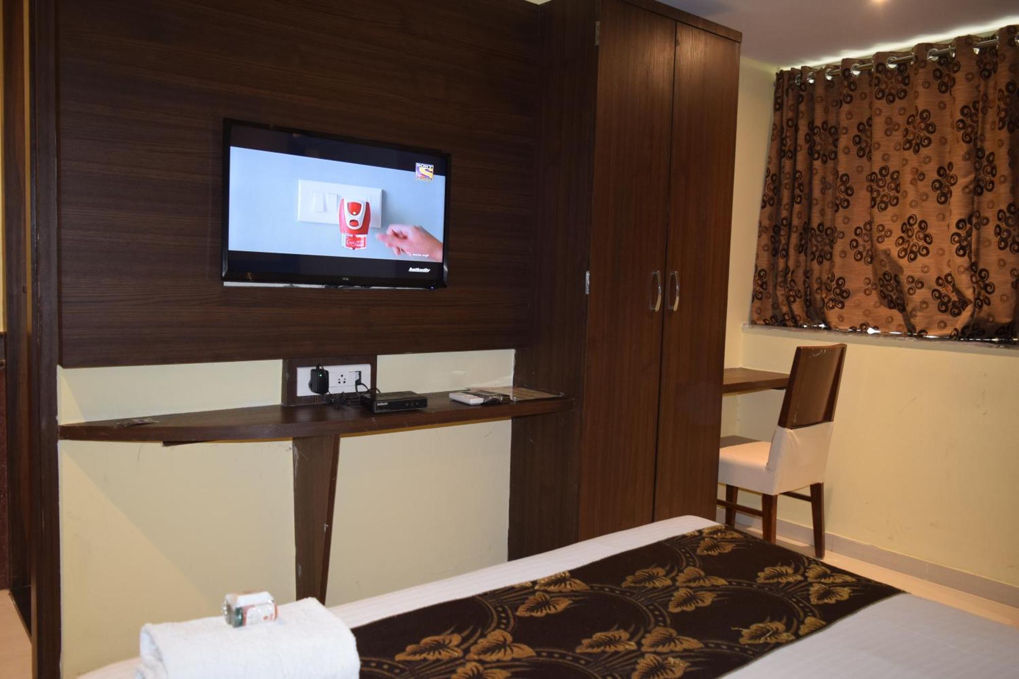 Hotel Artusinn Midc Andheri East ムンバイ エクステリア 写真