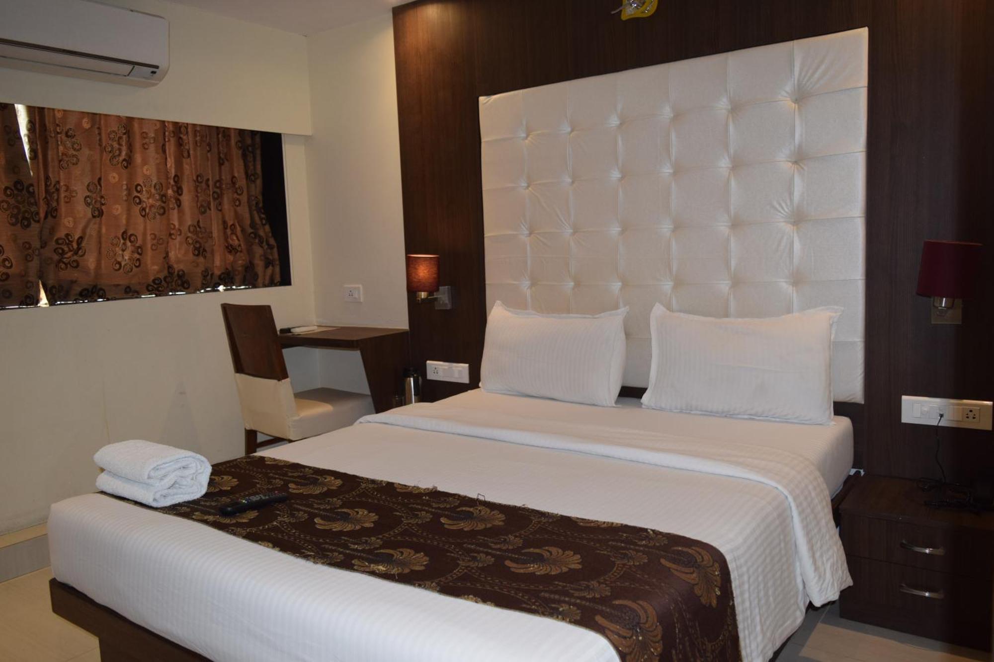 Hotel Artusinn Midc Andheri East ムンバイ エクステリア 写真
