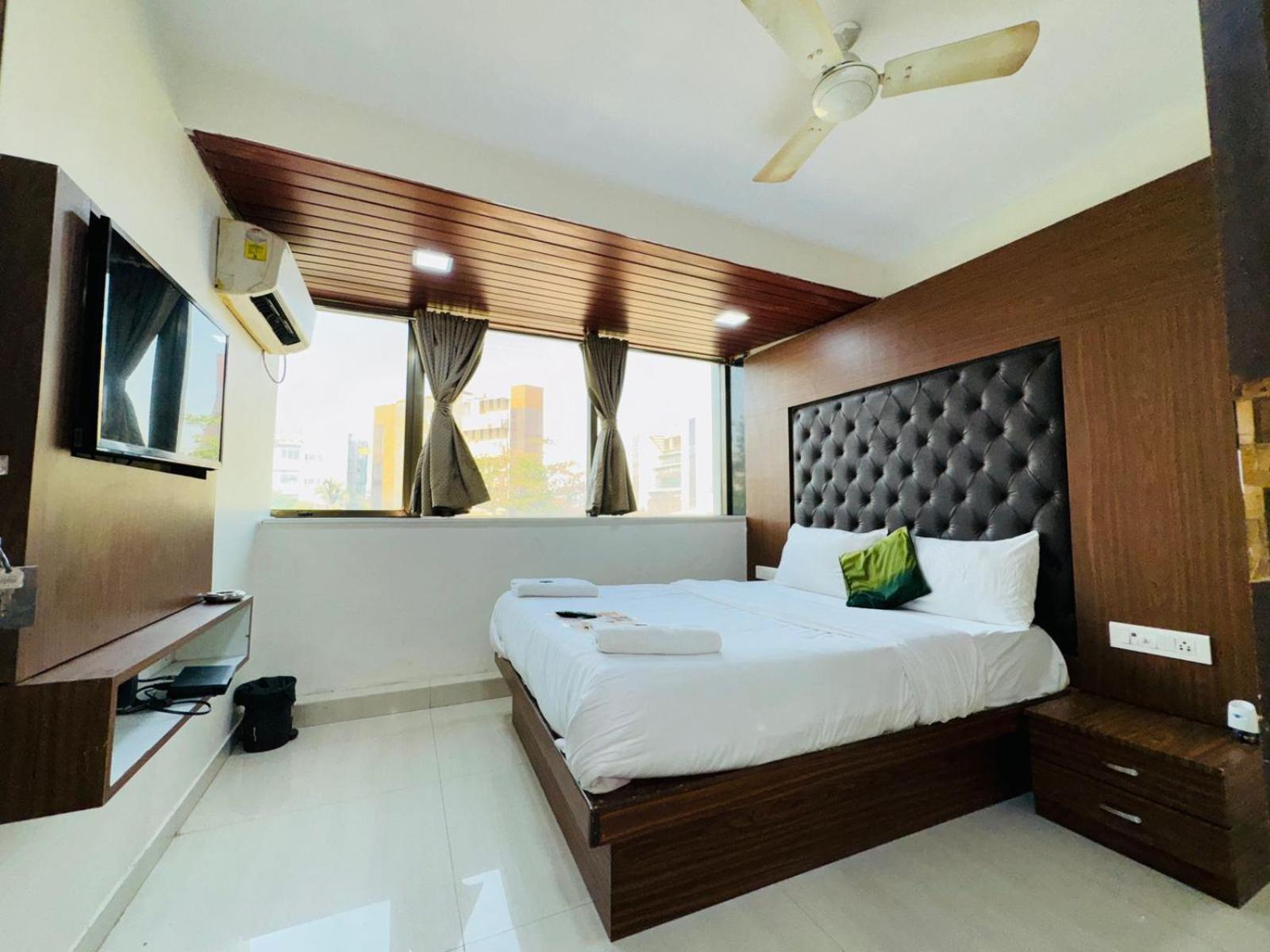Hotel Artusinn Midc Andheri East ムンバイ エクステリア 写真