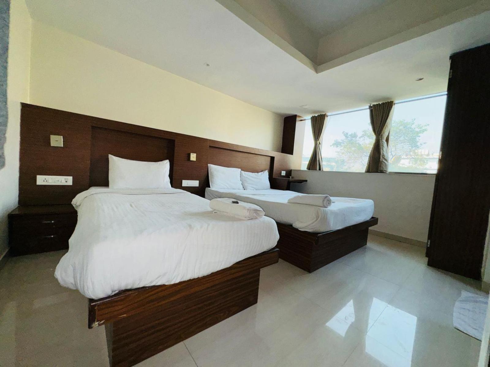 Hotel Artusinn Midc Andheri East ムンバイ エクステリア 写真