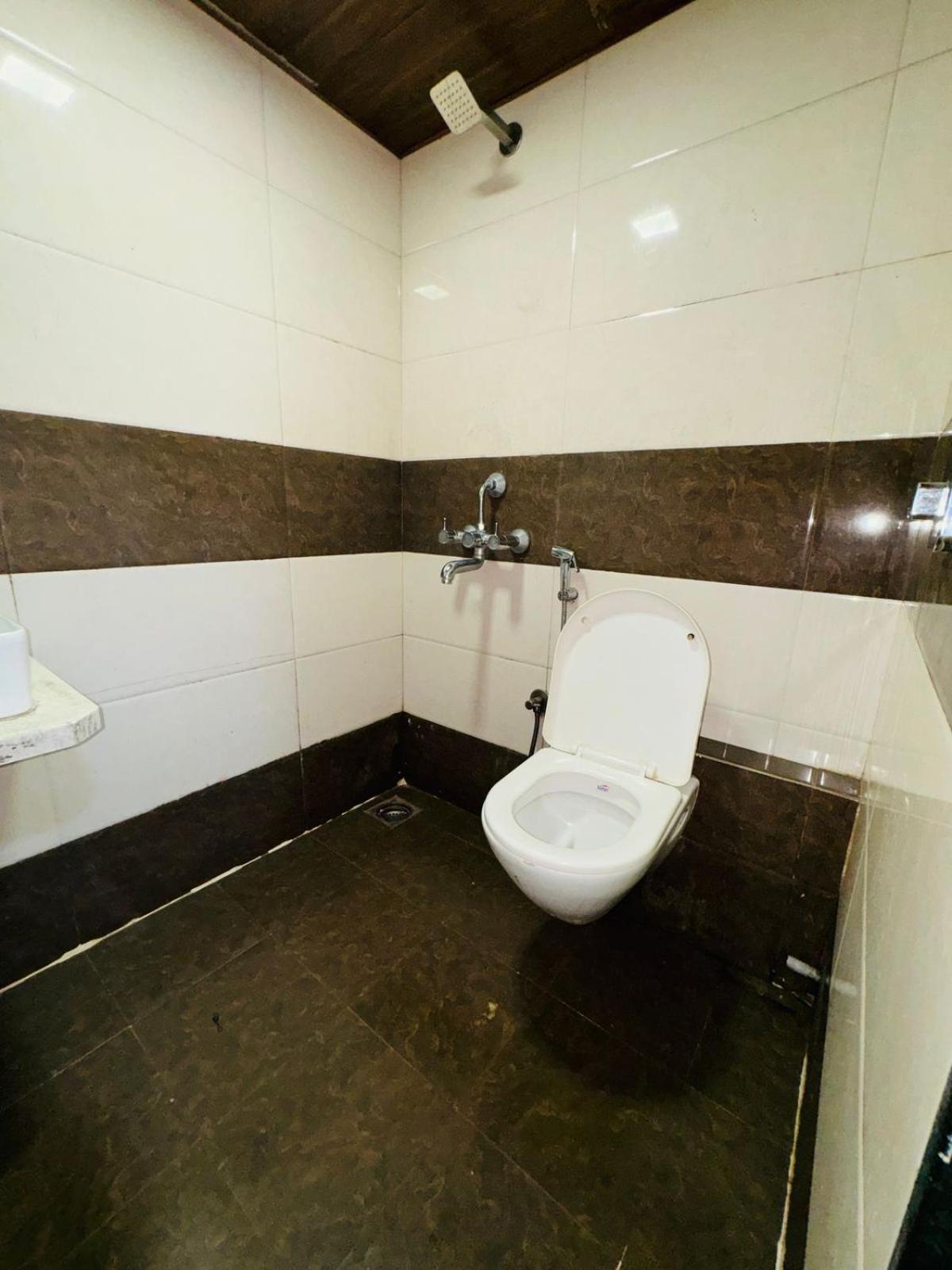 Hotel Artusinn Midc Andheri East ムンバイ エクステリア 写真